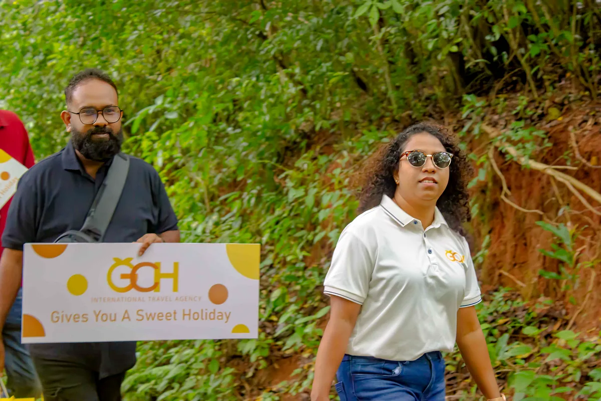 GCH team students teachers Kandy school donation