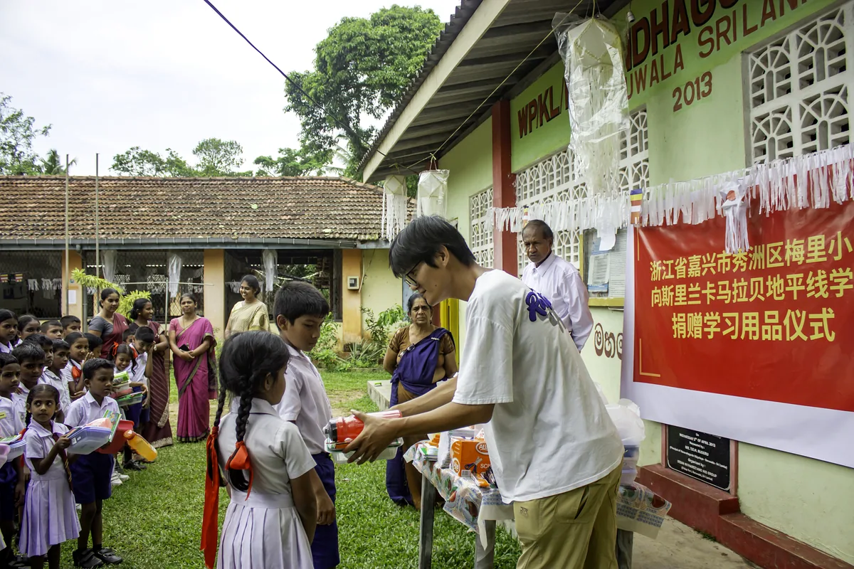 GCH stationery distributed students Karandhagoda